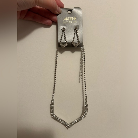 Ardene Elegant Necklace & Earring Set - Picture 1 of 1